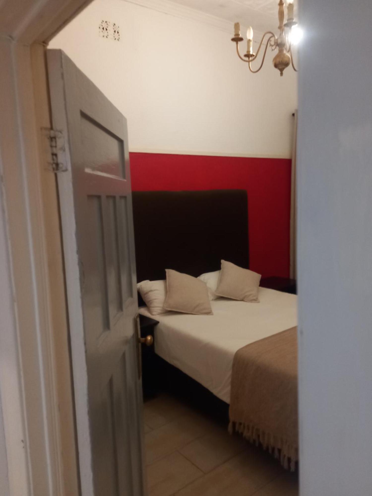 בולוואיו Choice Backpackers Lodge מראה חיצוני תמונה