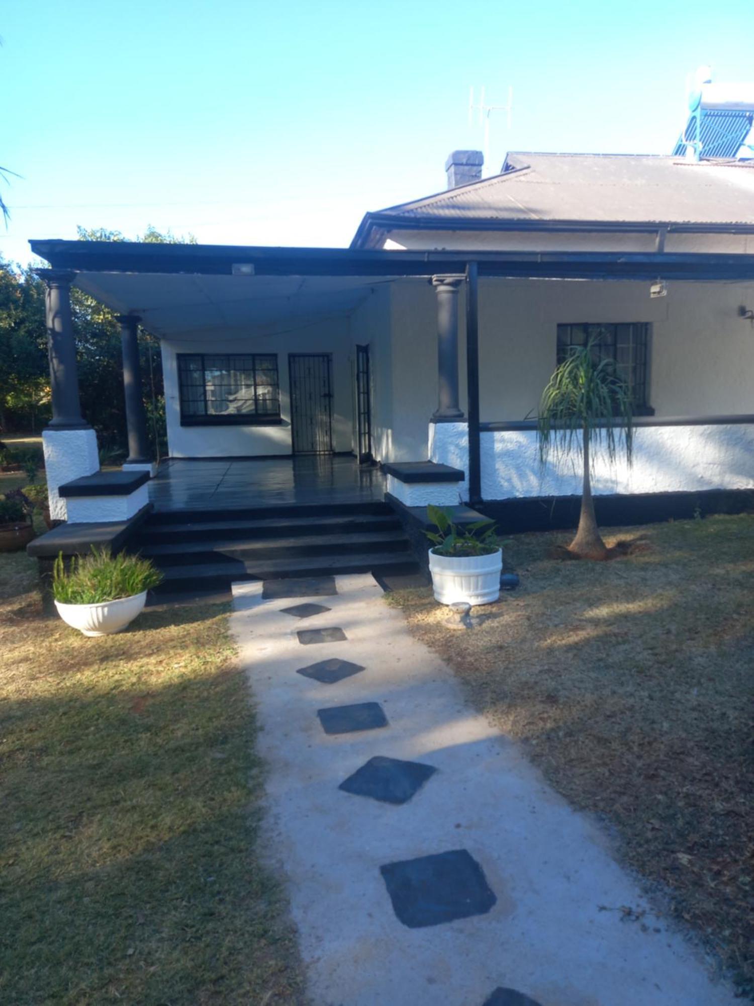 בולוואיו Choice Backpackers Lodge מראה חיצוני תמונה
